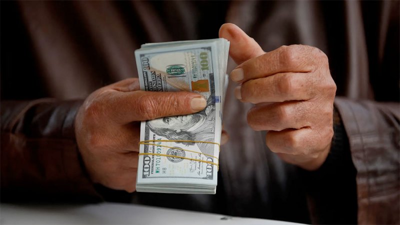 البنك المركزي العراقي: تعليمات جديدة للمصارف بشأن سعر الدولار