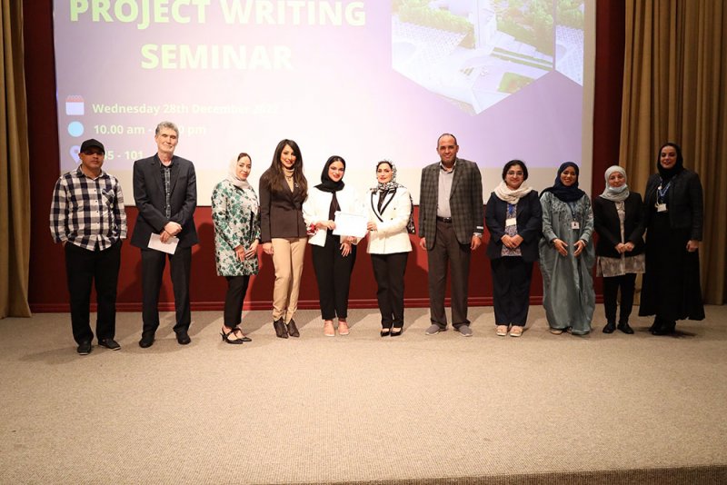 قسم اللغة الإنجليزية بجامعة البحرين يستعرض مهارات طلبته في البحث العلمي