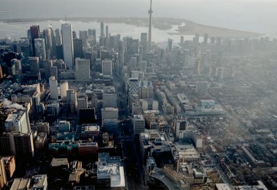 كندا تحظر على معظم الأجانب شراء العقارات السكنية