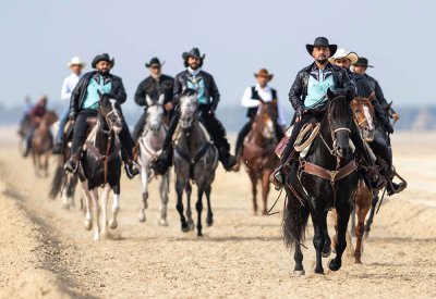 فعالية "الكشتة" تجذب محبي ركوب الخيل ورياضات الكاوبوي