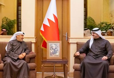 سمو الشيخ عيسى بن سلمان بن حمد يشيد بما تحقق من شراكة فاعلة بين نادي راشد للفروسية وسباق الخيل و"ألبا"