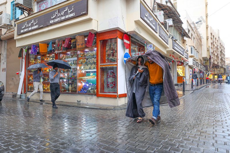 بالصور: استمرار الأمطار اليوم مع انخفاض درجة الحرارة