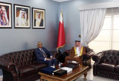 محافظ العاصمة يبحث مع السفير المصري تفعيل اتفاق الصداقة والتعاون مع محافظة القاهرة