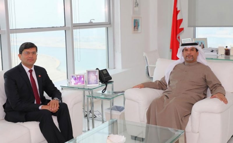 وزير النفط والبيئة يستقبل السفير النيبالي