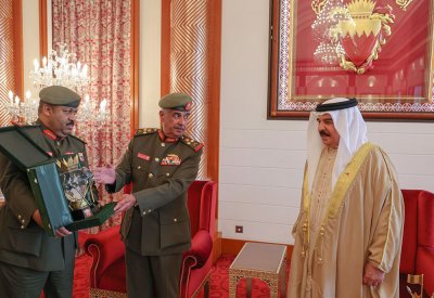جلالة الملك المعظم القائد الأعلى للقوات المسلحة يستقبل رئيس الحرس الوطني