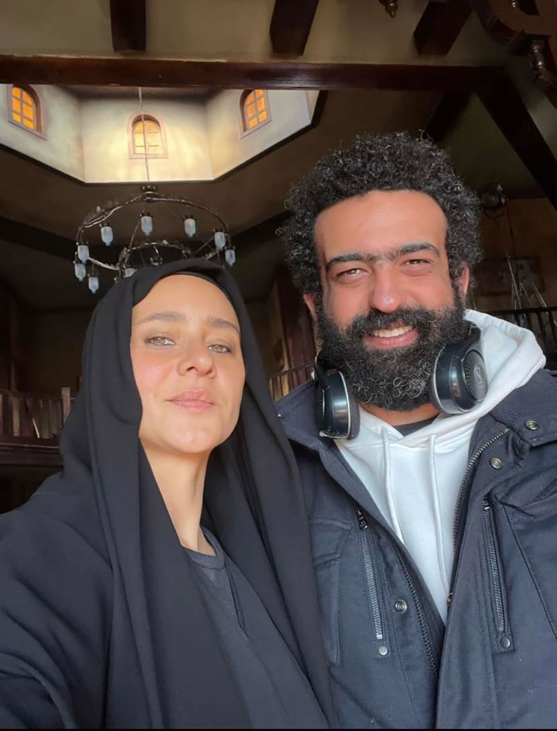 نيللي كريم تنتهي من تصوير مسلسل “عملة نادرة”