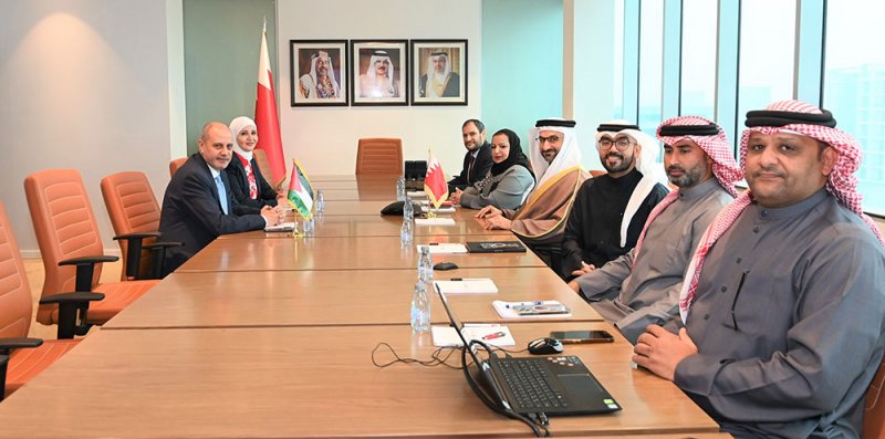 وزير الصناعة يجتمع مع وزير الصناعة والتجارة والتموين بالمملكة الأردنية الهاشمية