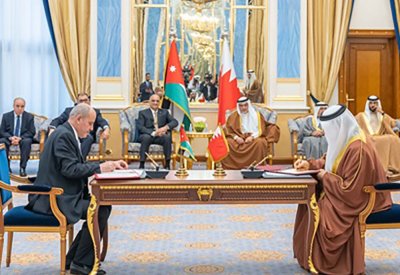 وزير العمل يؤكد أهمية تبادل الخبرات وتنمية الموارد البشرية والتدريب بين مملكة البحرين والمملكة الأردنية الهاشمية