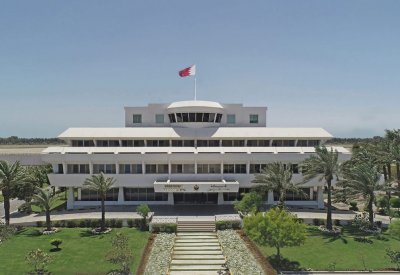 دوريات خفر السواحل تتمكن من إنقاذ شخصين بعد تعطل قاربهما في عرض البحر