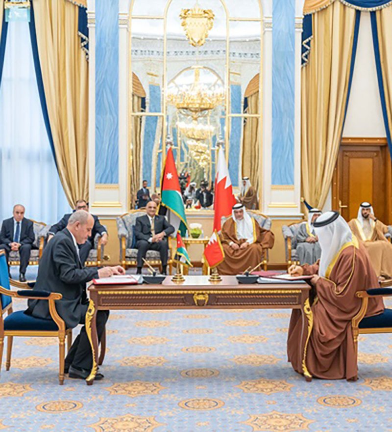 وزير العمل يؤكد أهمية تبادل الخبرات وتنمية الموارد البشرية والتدريب بين مملكة البحرين والمملكة الأردنية الهاشمية