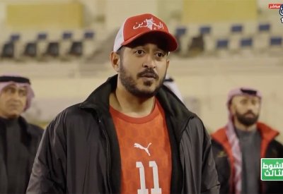 بالفيديو: سمو الشيخ خالد بن حمد يزور لاعبي الأحمر