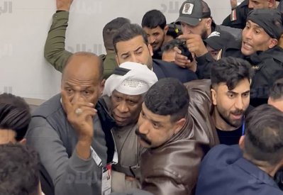 بالفيديو: حمود سلطان لم يصل حفل افتتاح خليجي 25.. وضابط عراقي يعتذر