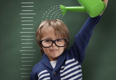 أسلوب واحد مشترك جمع هؤلاء الآباء والأمهات على تنشئة أطفال ناجحين