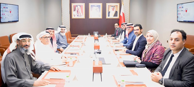 المبارك يستعرض تنظيم السكن الجماعي و"تنمية المدن والقرى"