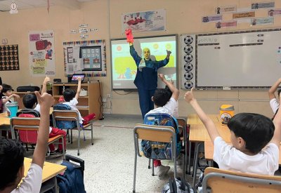 المعلمة فاطمة باقري ترفع نتائج طلبتها عبر توظيف "افتح يا سمسم"
