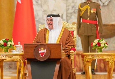 نيابة عن جلالة الملك المعظم.. سمو ولي العهد رئيس مجلس الوزراء يتسلم أوراق اعتماد إحدى عشر سفيراً جديداً لدى مملكة البحرين