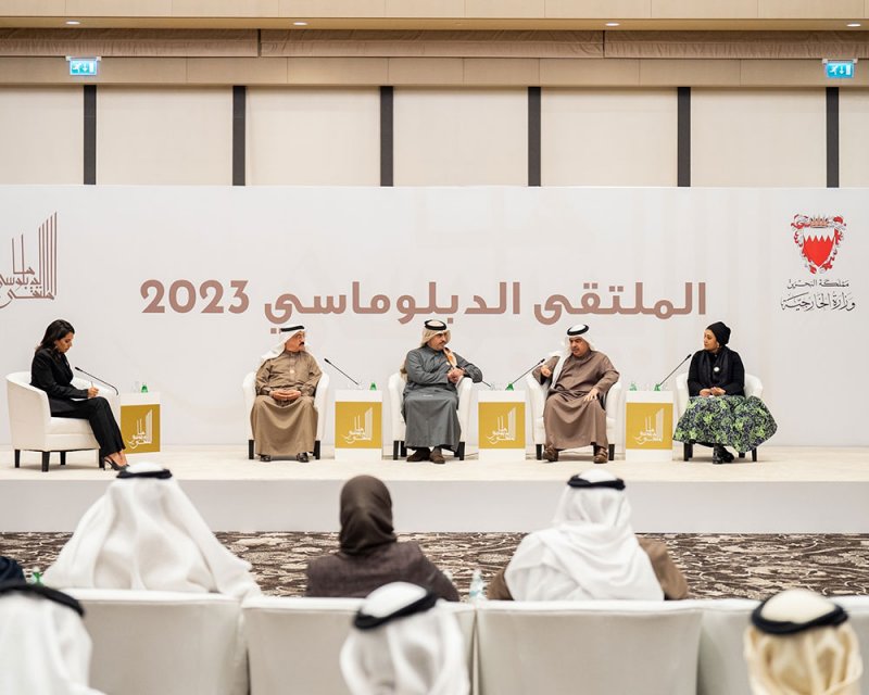 وزير الخارجية يحضر الجلسة الحوارية الأولى "ممارسات دبلوماسية" ضمن فعاليات الملتقى الدبلوماسي ٢٠٢٣م
