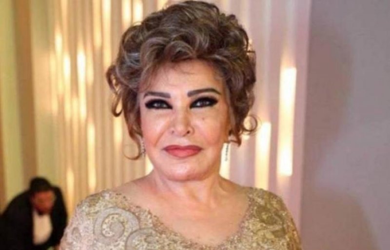 صفية العمري تقاضي منتحلي شخصيتها على فيس بوك
