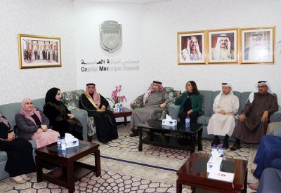 محافظ العاصمة يبحث الملفات الخدمية والتنموية مع "مجلس الأمانة"