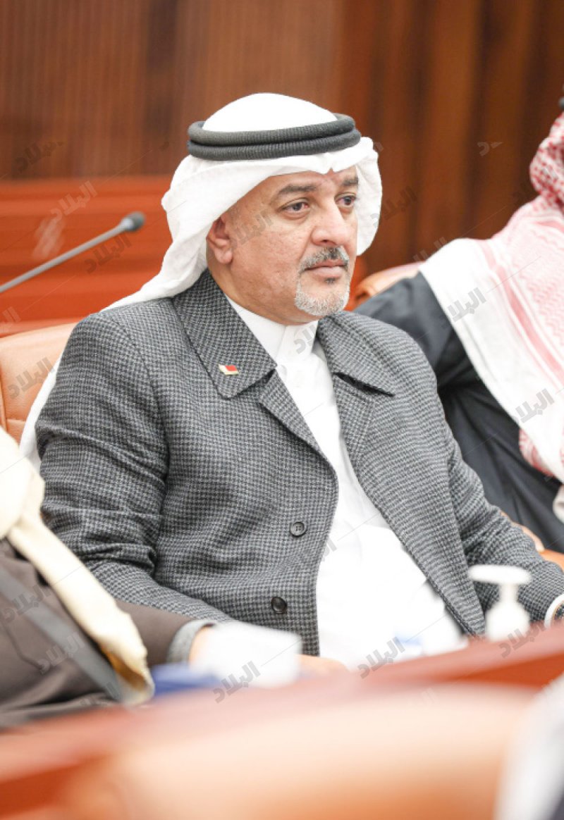 48 عاماً
