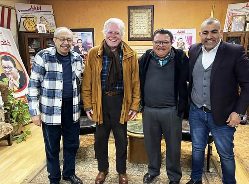 عودة حسين فهمي للمسرح بعد غياب
