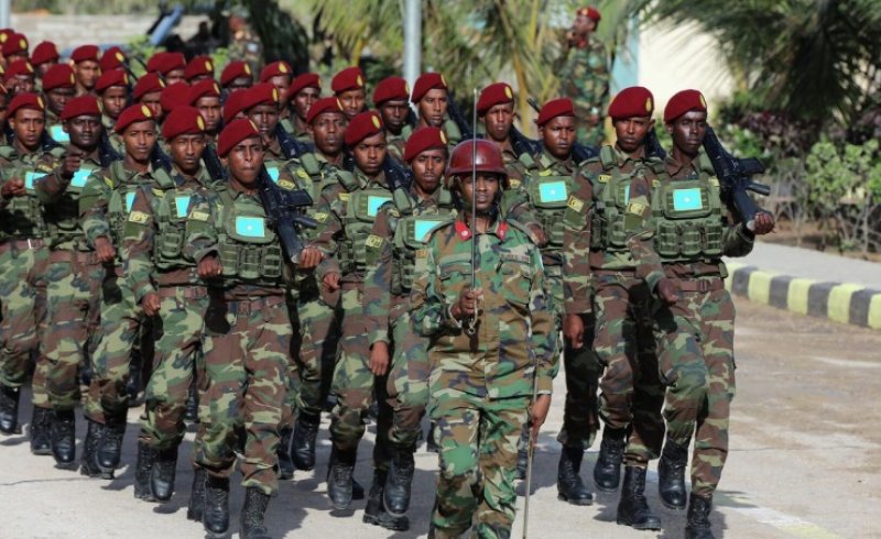 الجيش الصومالي يعلن تصفية 21 عنصرا إرهابيا واستعادة السيطرة على ثلاث مدن رئيسية