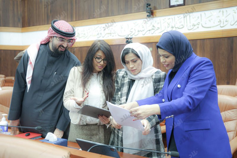 الصالح: “كاش” مقابل “الأوفر تايم” للموظفين