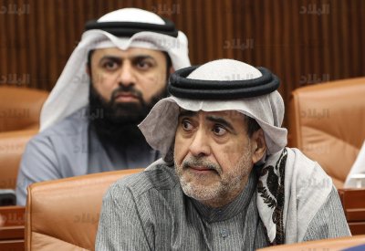 باب النجار مخلوع.. تحقيق بالعقود المؤقتة لموظفي "العمل"