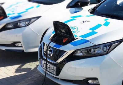 بطاريات السيارات الكهربائية قد تكون أساسية لتعزيز تخزين الطاقة