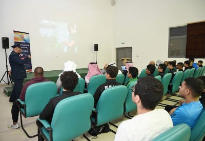 المباحث والأدلة الجنائية تنظم محاضرة توعوية عن المخدرات لأعضاء نادي البديع الثقافي الرياضي