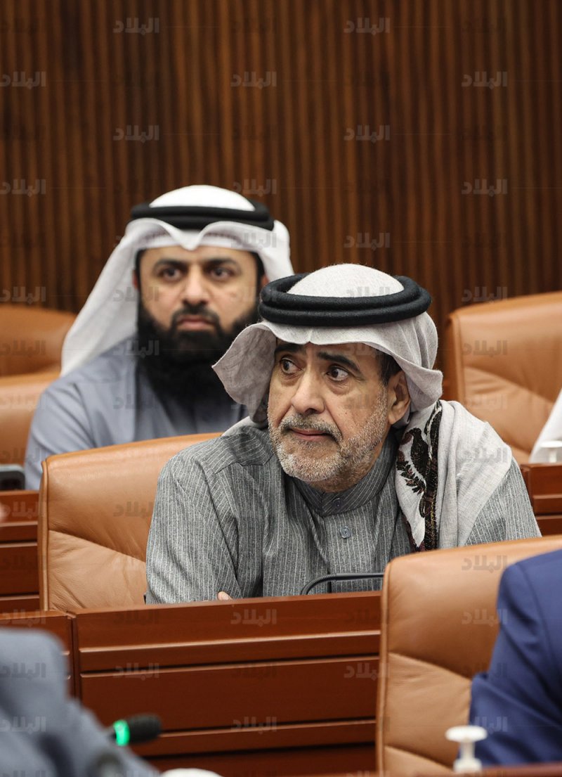 باب النجار مخلوع.. تحقيق بالعقود المؤقتة لموظفي "العمل"