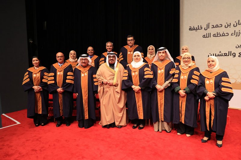 بالصور: تخريج 11 ألف طالب وطالبة من جامعة البحرين 