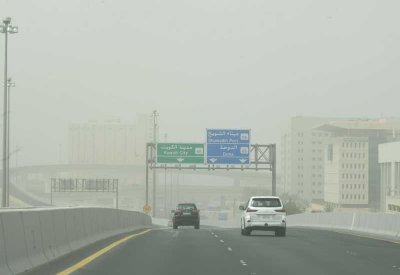 مصدات.. لتخفيف موجات الغبار في الكويت