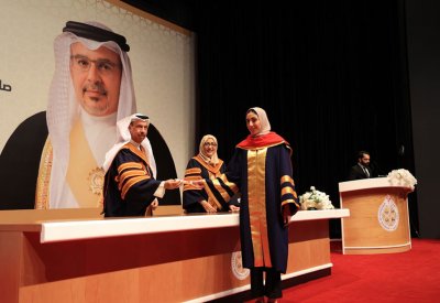 خريجو الصيدلة والمختبرات والتربية الرياضية يؤكدون عزمهم مواصلة تطوير تحصيلهم العلمي لرفعة الوطن 
