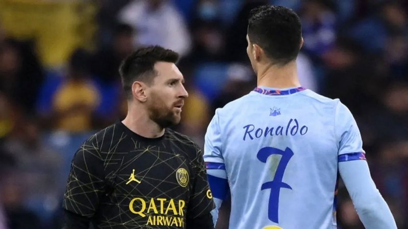 هل يلتحق ميسي برونالدو؟.. الاتحاد السعودي للكرة يعلّق