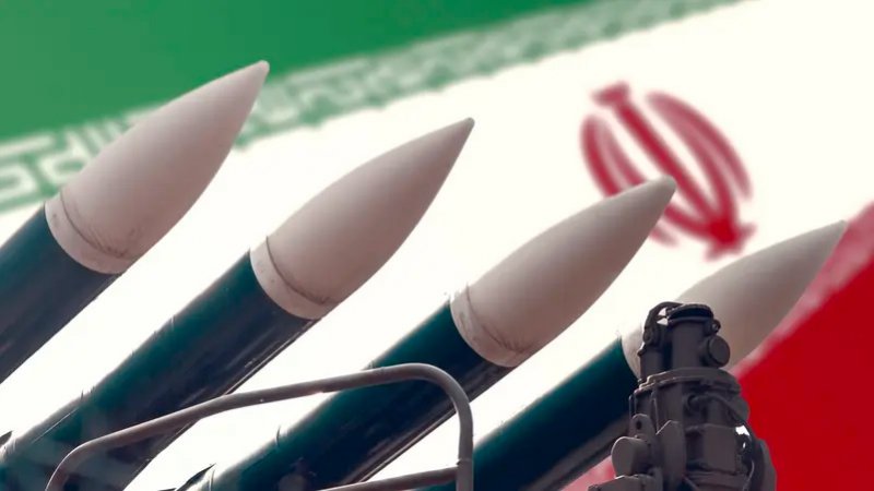 إيران على بعد أسابيع من الحصول على سلاح نووي