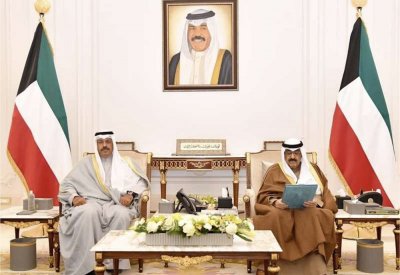 رئيس الوزراء الكويتي يرفع استقالة الحكومة لولي العهد