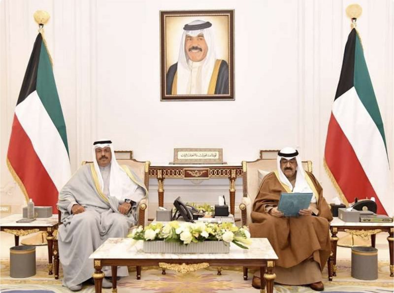 رئيس الوزراء الكويتي يرفع استقالة الحكومة لولي العهد