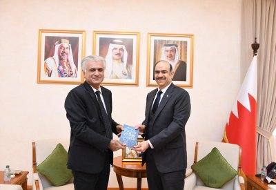 وزير الشؤون القانونية يؤكد على أهمية الدراسات في المجالات التكنلوجية والذكاء الاصطناعي
