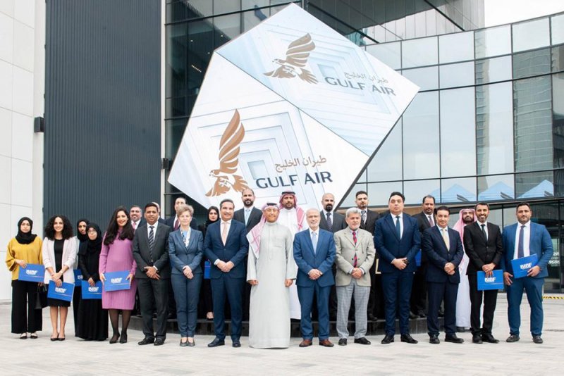 طيران الخليج تحتفل بخريجيها من برنامج الإحلال