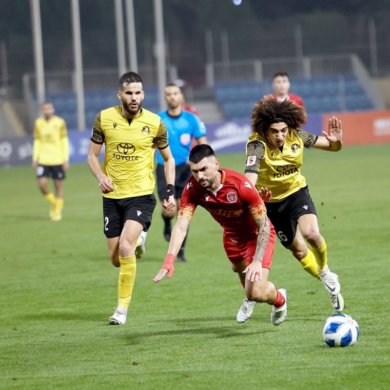 "البلاد" تطلق استفتاءً جماهيريًّا لأفضل 11 لاعب كرة القدم