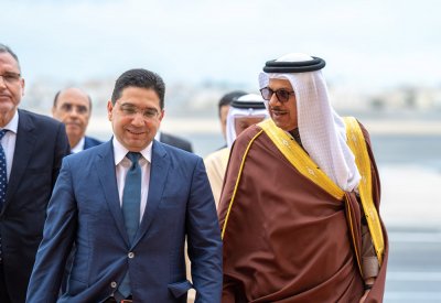 وزير الشؤون الخارجية والتعاون الأفريقي والمغاربة يصل إلى البحرين