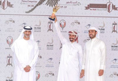 البحرين تفوز بكأس رئيس دولة الإمارات للصيد بالصقور 