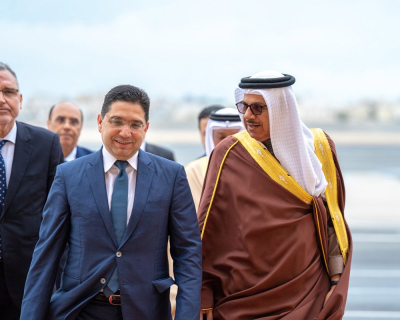 وزير الشؤون الخارجية والتعاون الأفريقي والمغاربة يصل إلى البحرين