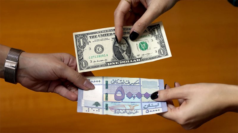 ارتفاع الدولار "الجنوني" يربك الأسواق اللبنانية