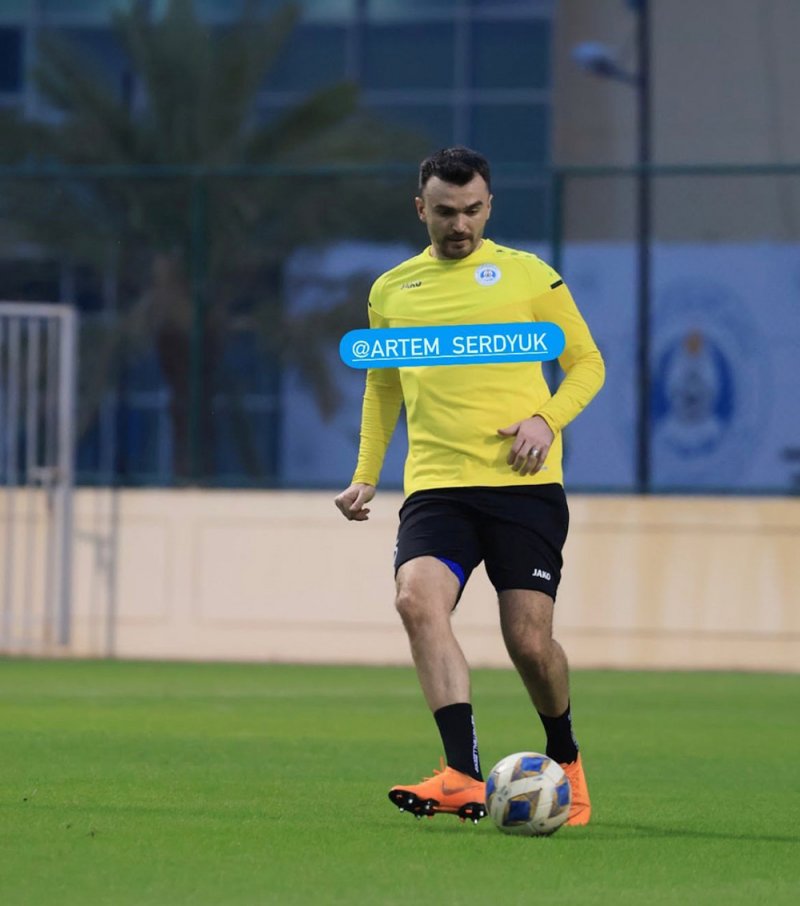 الروسي ارتيم سيرديوك في تدريبات الرفاع 