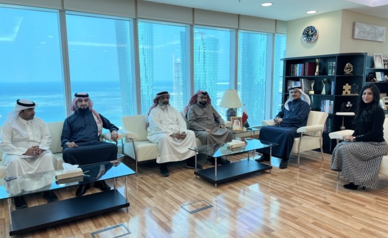 وزير التنمية الاجتماعية يستقبل رئيس وأعضاء مجلس إدارة جمعية المحرق الخيرية