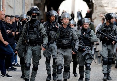 الشرطة الإسرائيلية تدعو إلى حمل السلاح "تحسبا" للعمليات