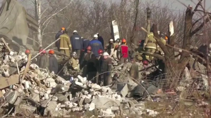لندن: روسيا تضلل حول عدد قتلاها في أوكرانيا.. 300 قضوا في غارة