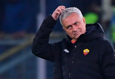 مورينيو: نابولي حسم لقب الدوري الإيطالي